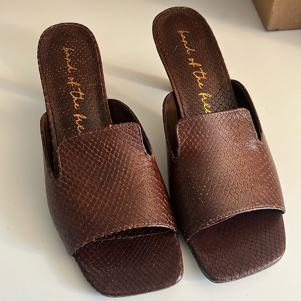 Band of the free Billie Slide Sandal (Women) sz.9
